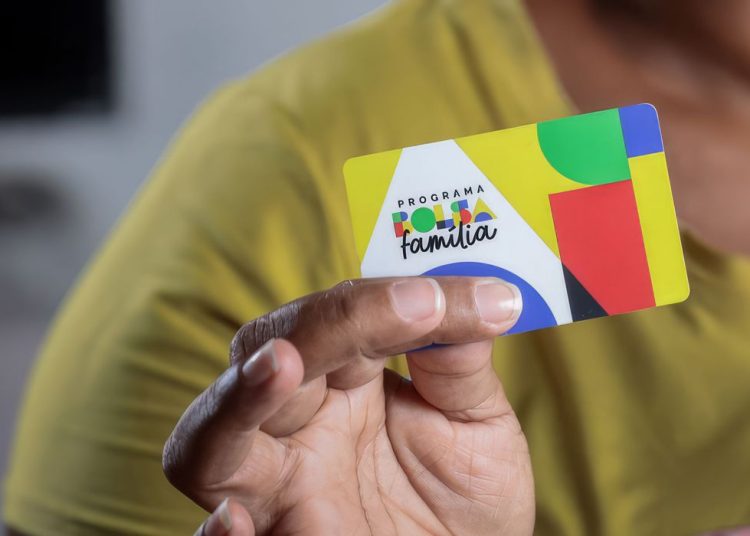 Caixa paga novo Bolsa Família a beneficiários com NIS de final 8