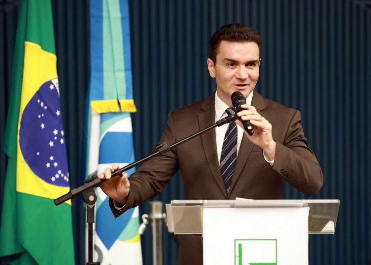 Celso Sabino aceita convite de Lula para o Ministério do Turismo