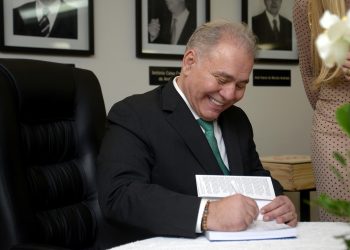 Marcelo Queiroga demonstra força política no lançamento do seu livro