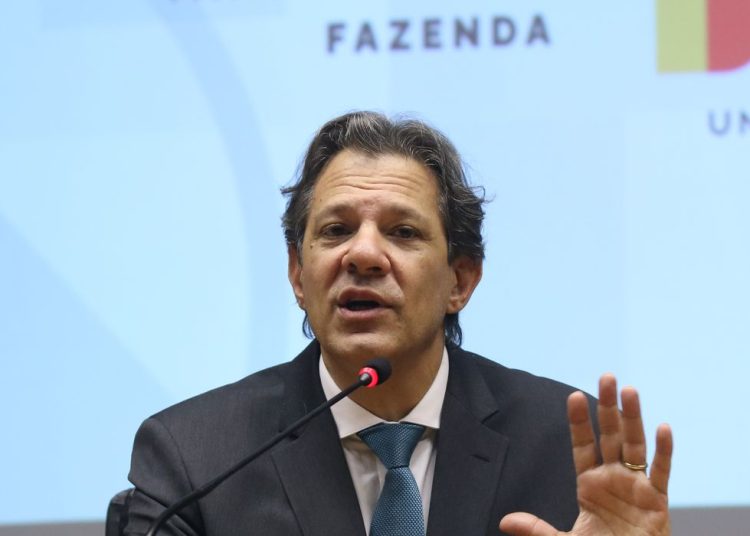 Segundo Haddad, número depende de adesão do Nubank ao programa