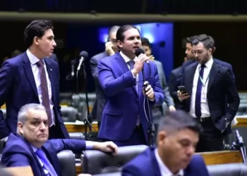 Médicos descartam quadro de AVC ou infarto e dão alta a Ronaldo Guerra