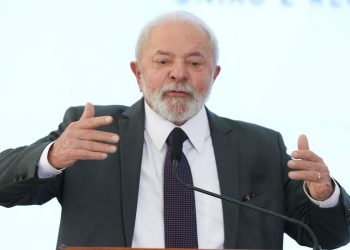 Lula passa por procedimento médico sem intercorrências