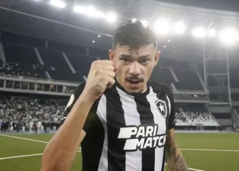 Médicos descartam quadro de AVC ou infarto e dão alta a Ronaldo Guerra