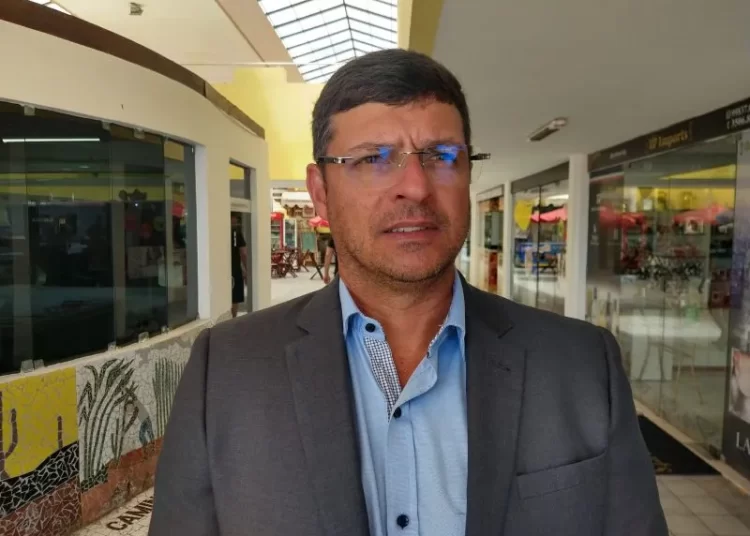 Vitor Hugo sobre aproximação de Nilvan do União Brasil: “Oportunista da política”