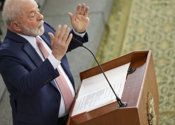 Lula embarca para a Bélgica para discutir cooperação com europeus