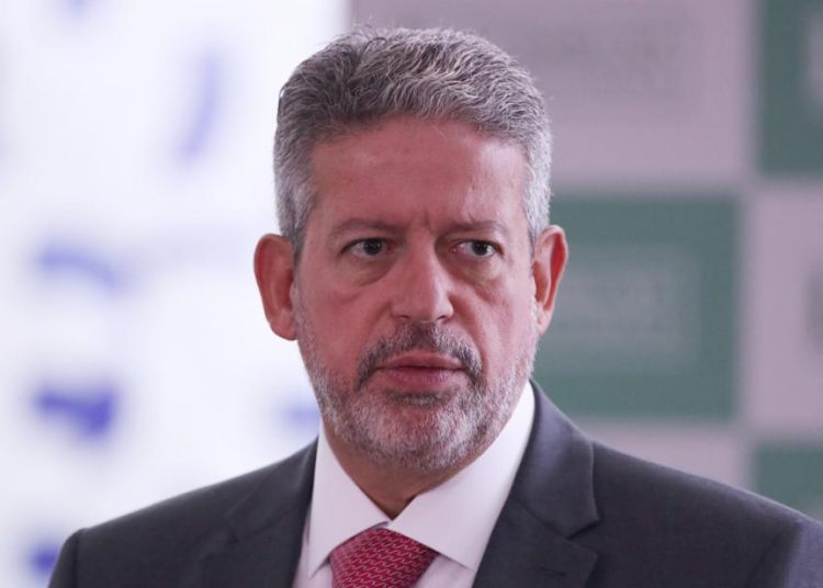 Lira diz que não há consenso sobre mudanças do Senado no novo arcabouço fiscal