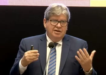 João Azevêdo rebate fala de Zema sobre formação de frente contra o Nordeste