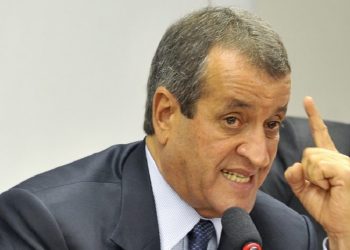 Padilha: Lula deve anunciar novos ministros ao retornar do exterior