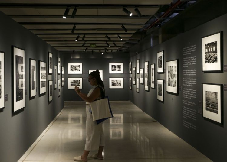 Exposição em Brasília reúne 150 fotografias de Sebastião Salgado