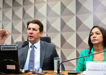 Padilha: Lula deve anunciar novos ministros ao retornar do exterior