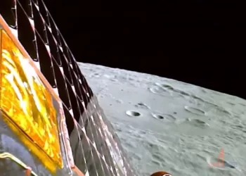 Veja fotos da Lua feitas por espaçonave da Índia que pousou nesta quarta