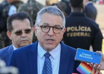 Padilha faz balanço de troca ministerial para ampliar base do governo