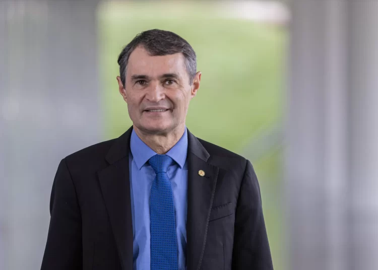 João afirma que Romero “tem condições de disputar a campanha muito bem”