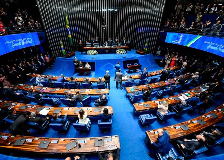 Projeto que altera prazos da Lei da Ficha Limpa chega ao Senado