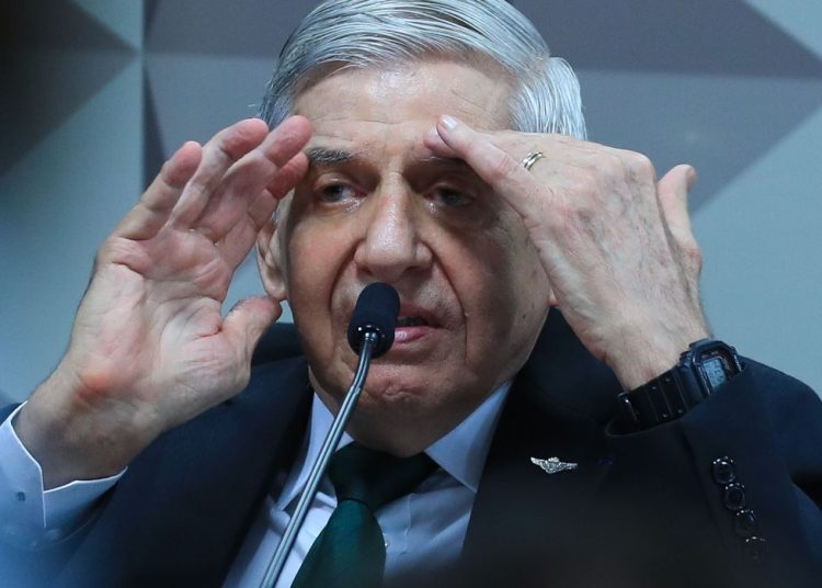 Augusto Heleno: acampamentos bolsonaristas eram “ordeiros e pacíficos”