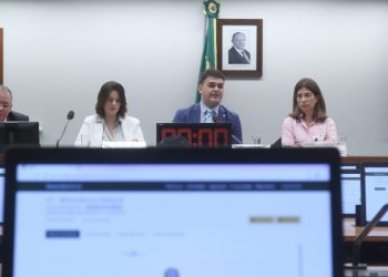 Especialistas sugerem prazo maior para registro de candidaturas em minirreforma