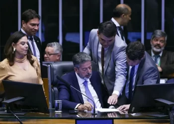 Câmara conclui votação do projeto que altera regras eleitorais