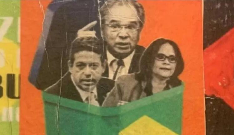 Exposição polêmica na caixa gera controvérsia política