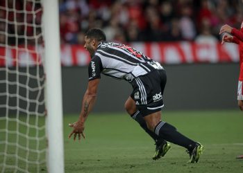 Com direito a golaço de Hulk, Atlético-MG derrota Internacional