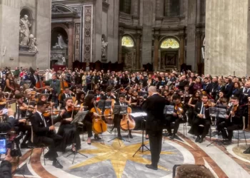 Orquestra formada por jovens da periferia se apresenta no Vaticano