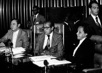 Há mais de 40 anos: a história pioneira da primeira senadora negra do Brasil