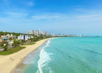 MP recomenda demolição de construções de prédios ilegais na orla marítima de João Pessoa