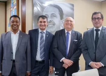 Romero Rodrigues se reúne com presidente do PSB em Brasília