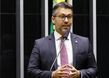 Podemos garante apoio a qualquer decisão de Romero