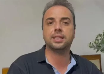 Prefeito cancela carnaval e vai destinar verba para climatizar escolas