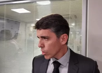 Tovar pede que Bruno largue a vaidade e desista da reeleição