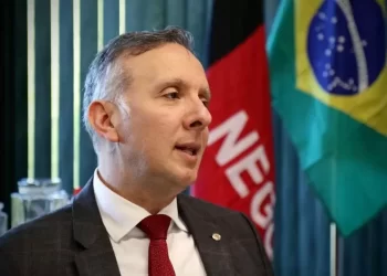 Aguinaldo cobra definição de Romero: “Está com Bruno ou na oposição?”