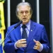 União Brasil afasta Luciano Bivar da presidência, mas o mantém no partido