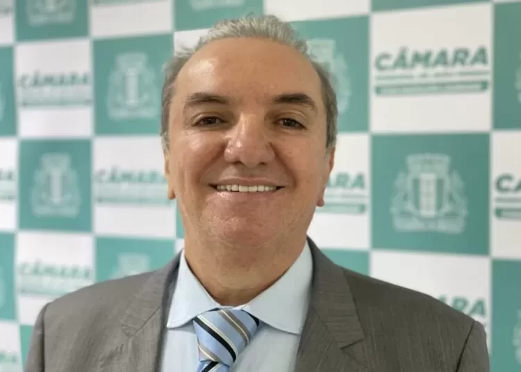 Mikika deve migrar para o Republicanos e tem encontro com Hugo Motta