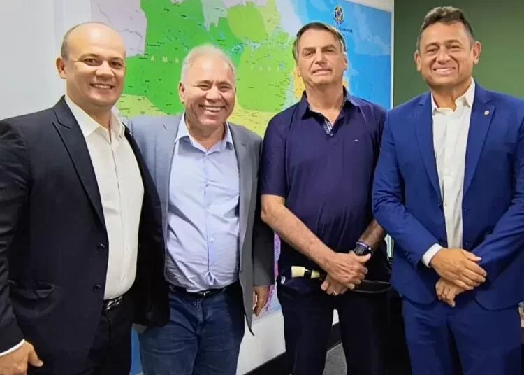 Wallber se reúne com Bolsonaro, Queiroga e Cabo Gilberto e assume PL em Cabedelo