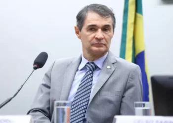 Romero diz não ter pressa para decisão sobre candidatura: “Temos que perguntar aos universitários”