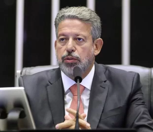 Manutenção de prisão de Brazão enfraquece Lira e afeta disputa por sucessão na Câmara