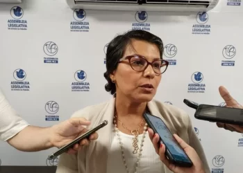 Deputada se diz insatisfeita com Azevêdo e pode fazer parte de grupo independente na ALPB