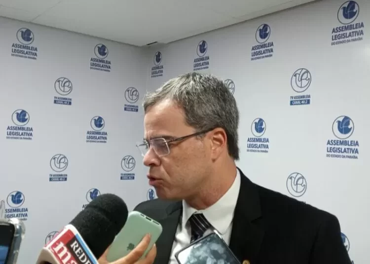 Deputado do União Brasil assume liderança da bancada de oposição na ALPB