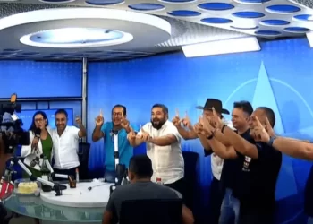 Festa na Arapuan FM: Samuka Duarte e Diego Lima comemoram liderança absoluta no Ibope pela manhã