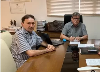 Secretário de João Azevedo cogita disputar vaga de conselheiro do TCE