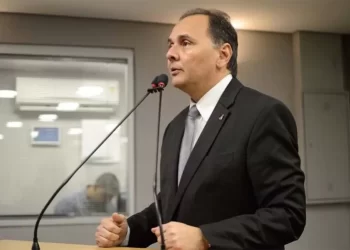 Após posse na ALPB, deputado enfatiza apoio à reeleição do prefeito Bruno Cunha Lima