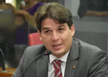 Vereador anuncia ação contra o prefeito de João Pessoa