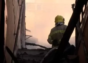 Incêndio atinge prédio desabitado no Centro Histórico de João Pessoa