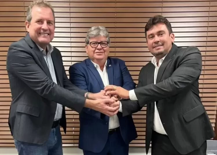 Em Sousa, Fábio Tyrone cria novas secretarias para tentar atrair adesões