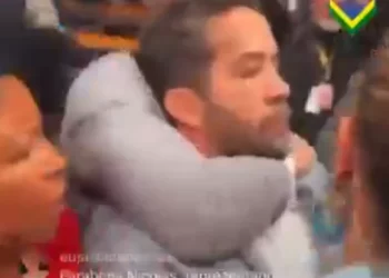 Durante briga na Câmara, Cabo Gilberto aplica ‘gravata’ em Janones para impedir briga com Nikolas Ferreira