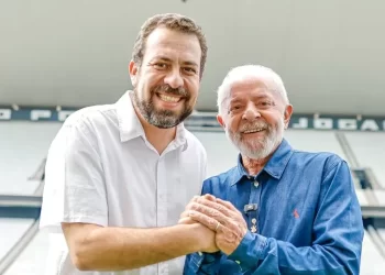 Lula intervém, freia rebelião e manda PT injetar dinheiro na campanha de Boulos