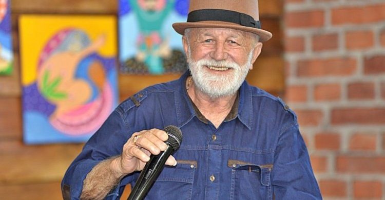 Após se aposentar dos palcos, Biliu de Campina passa mal e é levado para UTI